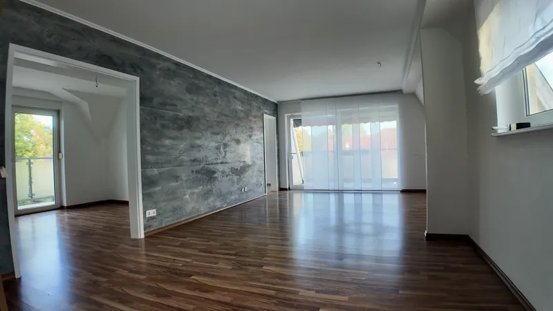 Wohnen mit Charakter: 4-Zimmer-Dachgeschosswohnung in Berlin-Hermsdorf — photo 1